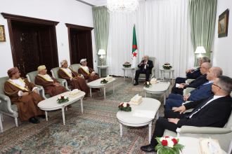 رئيس الجمهورية يستقبل رئيس جهاز الاستثمار العماني والوفد المرافق له